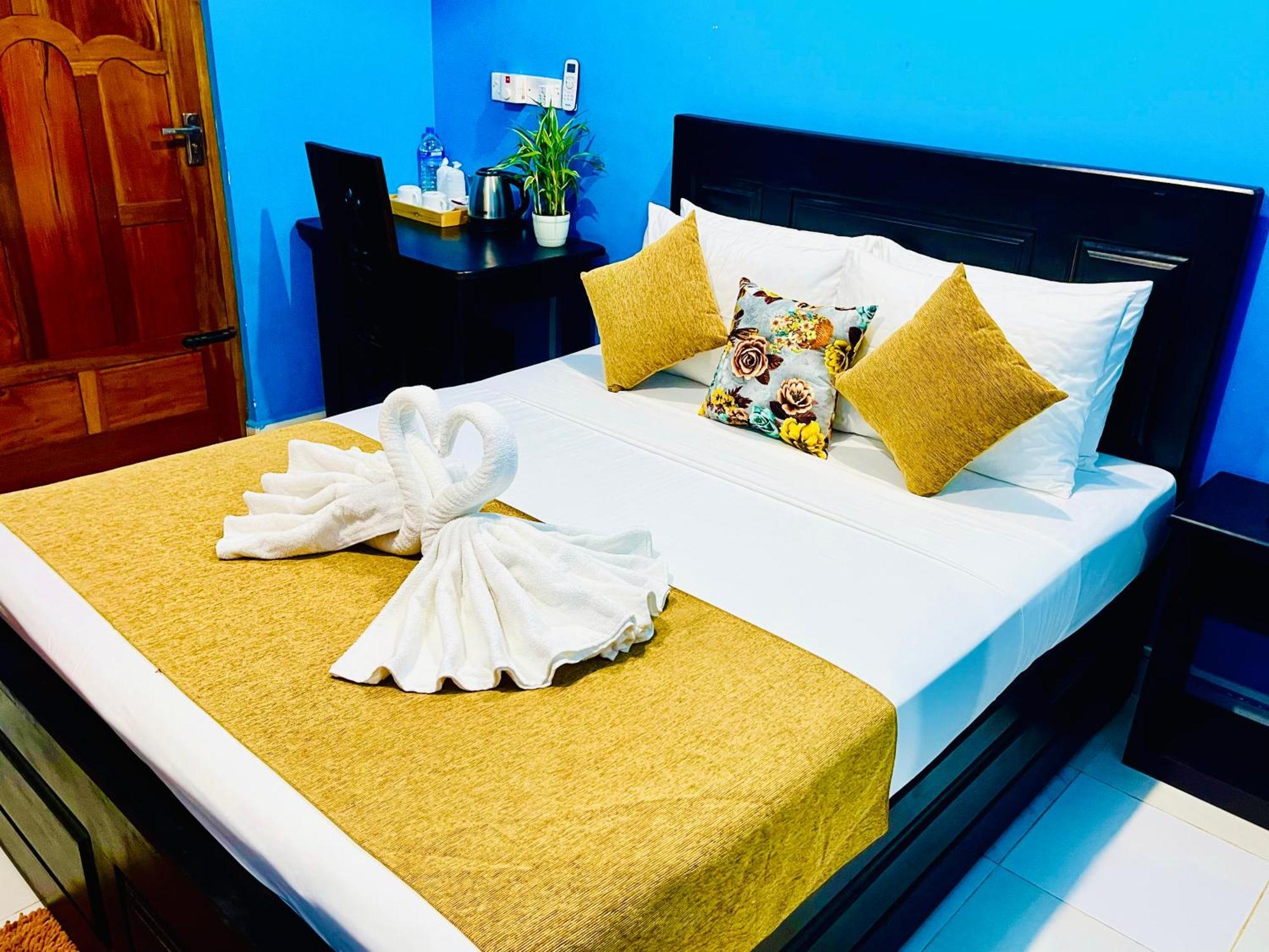Hema Holiday Villa Тринкомали Экстерьер фото